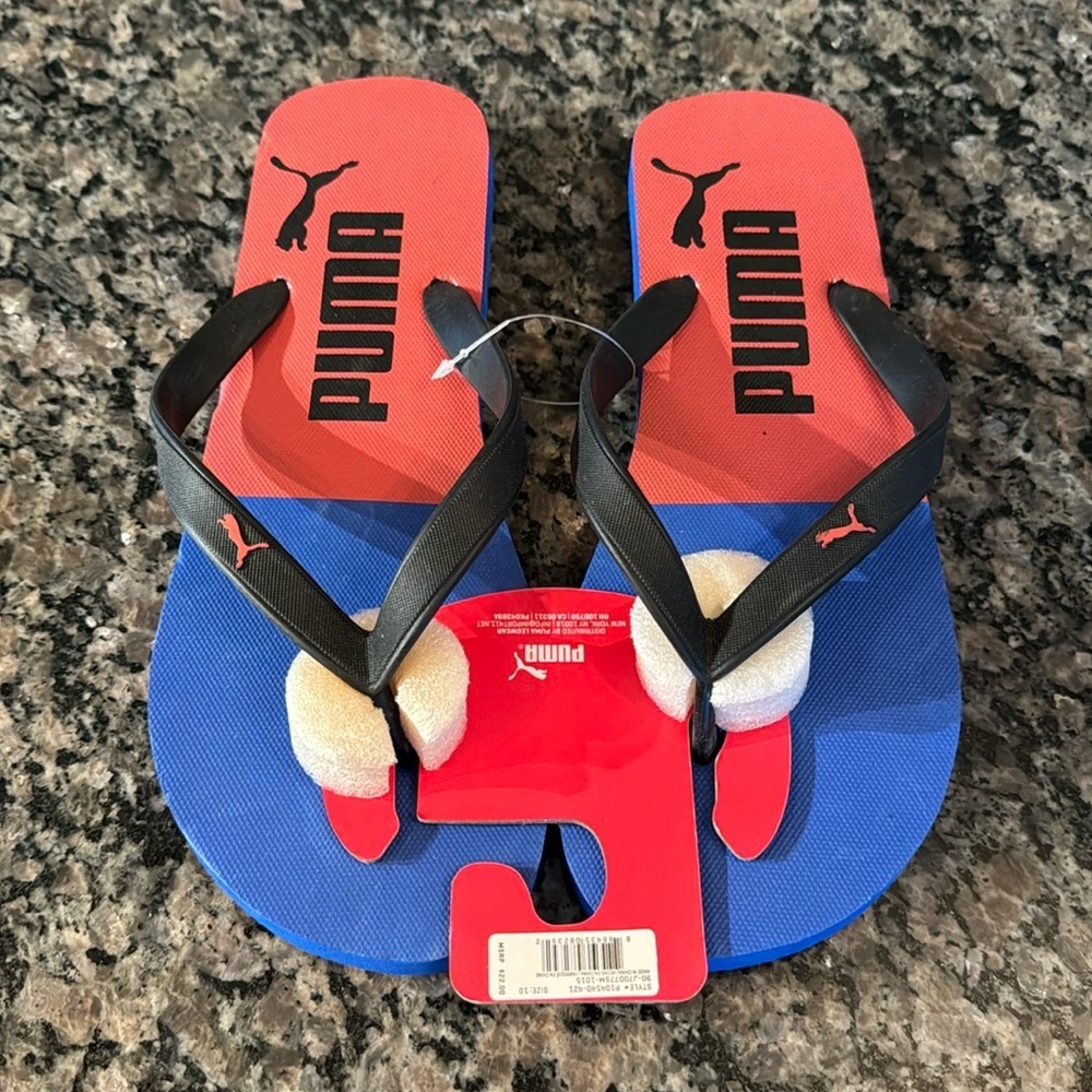 Puma Blue and Red flip flops NWT 9